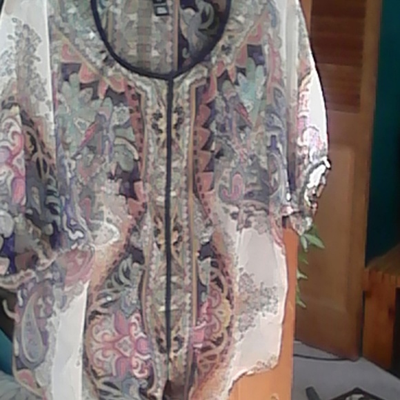 Blouse - Picture 2 of 4